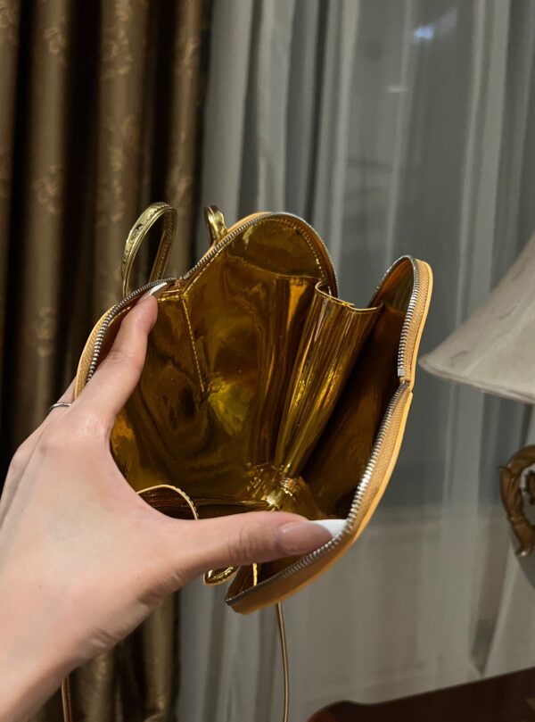 ALAlA LE CEUR The most popular heart-shaped bag -L21cm with original box free shipping