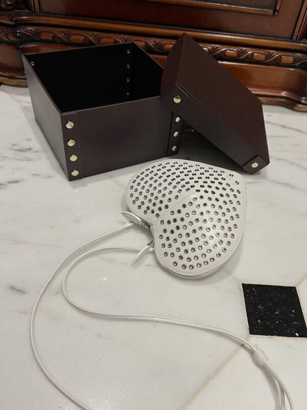 ALAlA LE CEUR The most popular heart-shaped bag -L21cm with original box free shipping