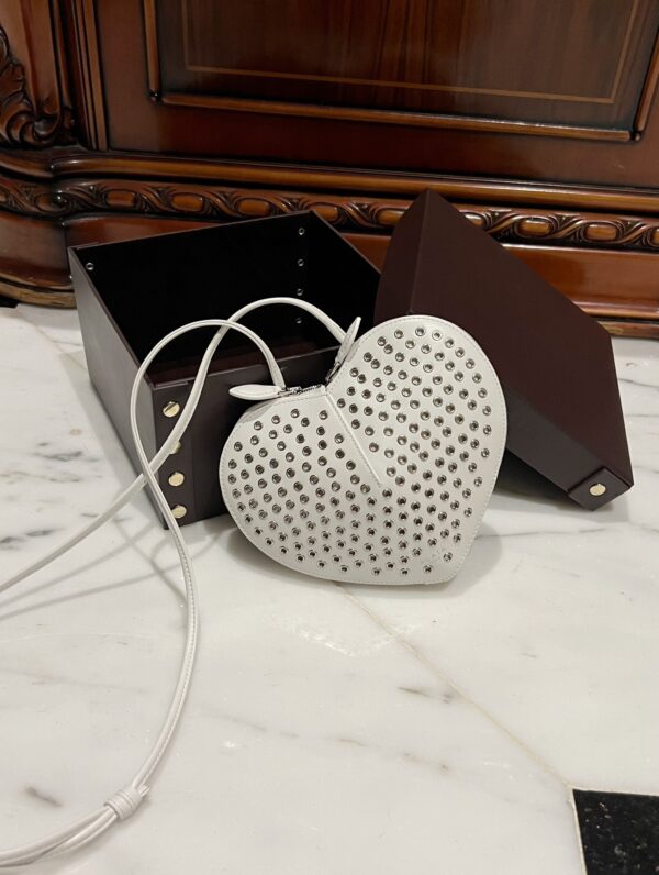 ALAlA LE CEUR The most popular heart-shaped bag -L21cm with original box free shipping