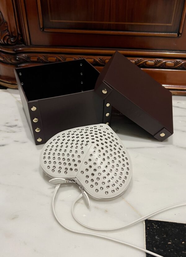 ALAlA LE CEUR The most popular heart-shaped bag -L21cm with original box free shipping