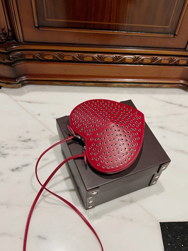 ALAlA LE CEUR The most popular heart-shaped bag -L21cm with original box free shipping