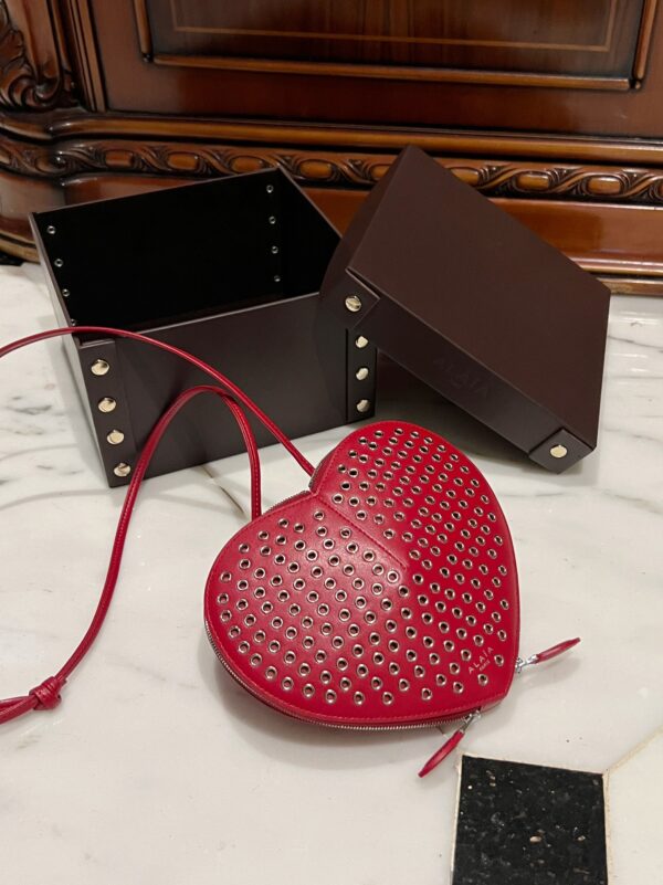 ALAlA LE CEUR The most popular heart-shaped bag -L21cm with original box free shipping