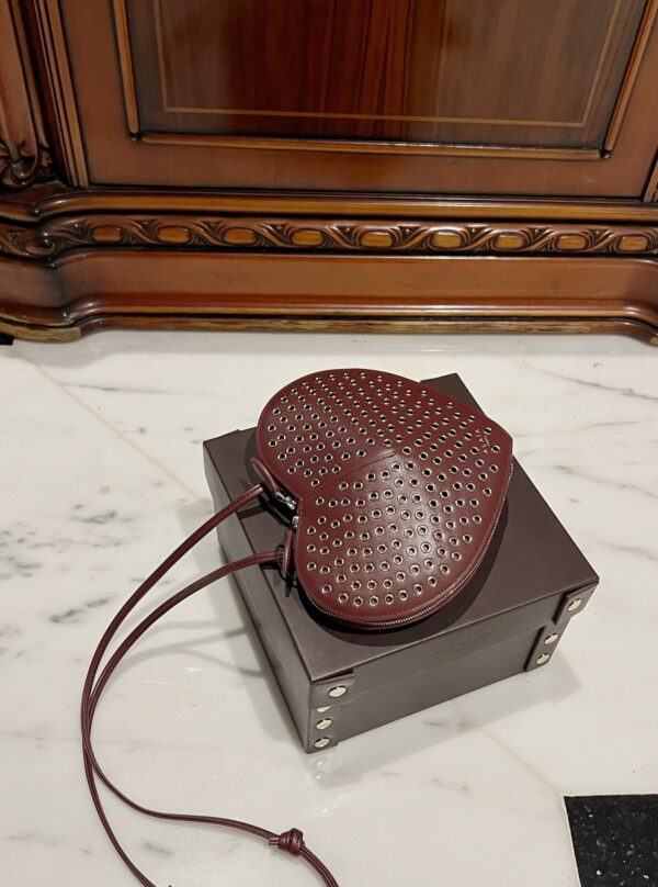 ALAlA LE CEUR The most popular heart-shaped bag -L21cm with original box free shipping