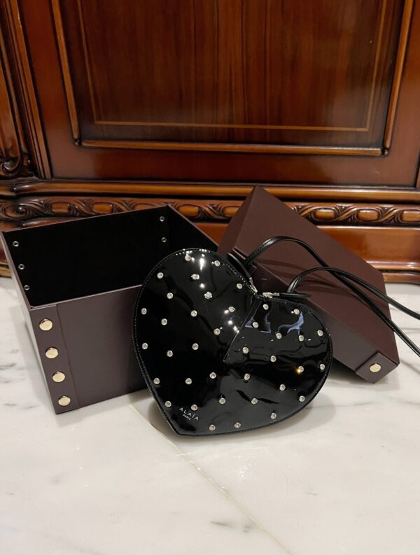 ALAlA LE CEUR The most popular heart-shaped bag -L21cm with original box free shipping