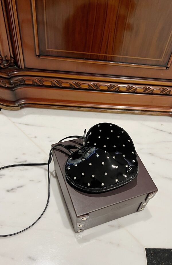 ALAlA LE CEUR The most popular heart-shaped bag -L21cm with original box free shipping