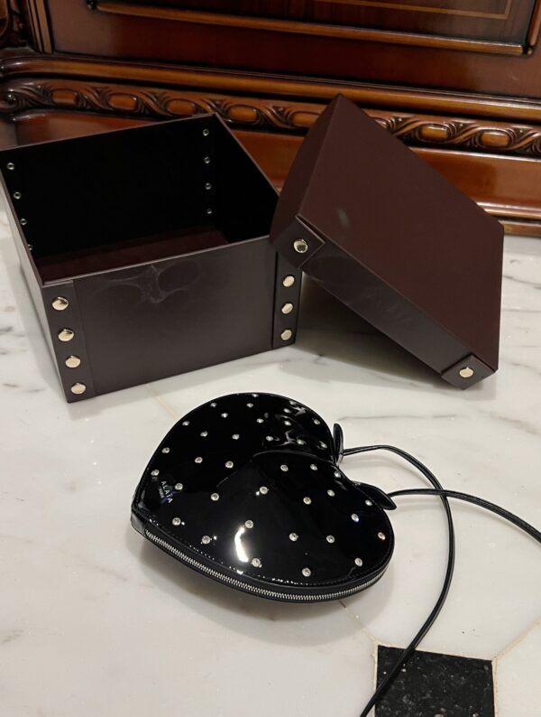 ALAlA LE CEUR The most popular heart-shaped bag -L21cm with original box free shipping