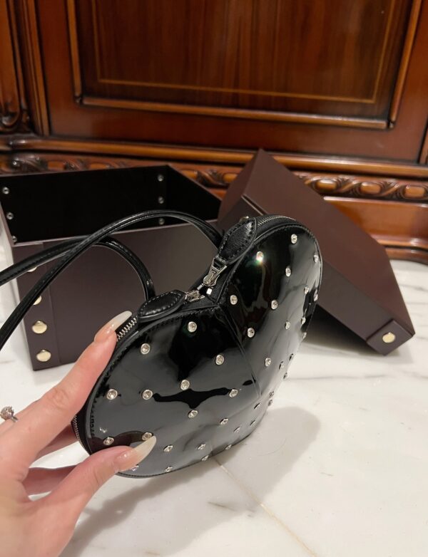 ALAlA LE CEUR The most popular heart-shaped bag -L21cm with original box free shipping