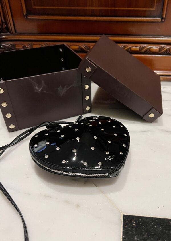 ALAlA LE CEUR The most popular heart-shaped bag -L21cm with original box free shipping