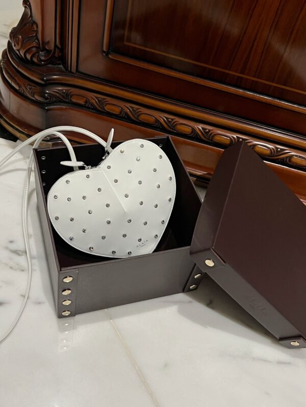 ALAlA LE CEUR The most popular heart-shaped bag -L21cm with original box free shipping