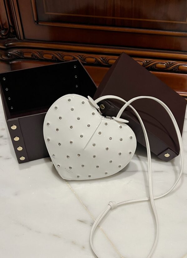 ALAlA LE CEUR The most popular heart-shaped bag -L21cm with original box free shipping