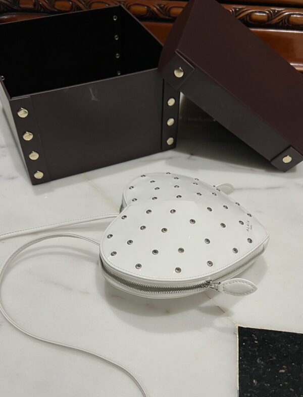 ALAlA LE CEUR The most popular heart-shaped bag -L21cm with original box free shipping