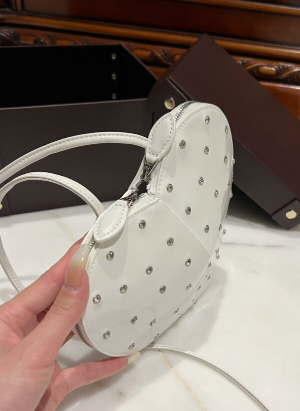 ALAlA LE CEUR The most popular heart-shaped bag -L21cm with original box free shipping