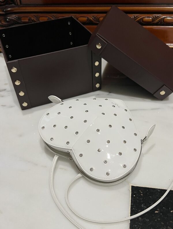 ALAlA LE CEUR The most popular heart-shaped bag -L21cm with original box free shipping