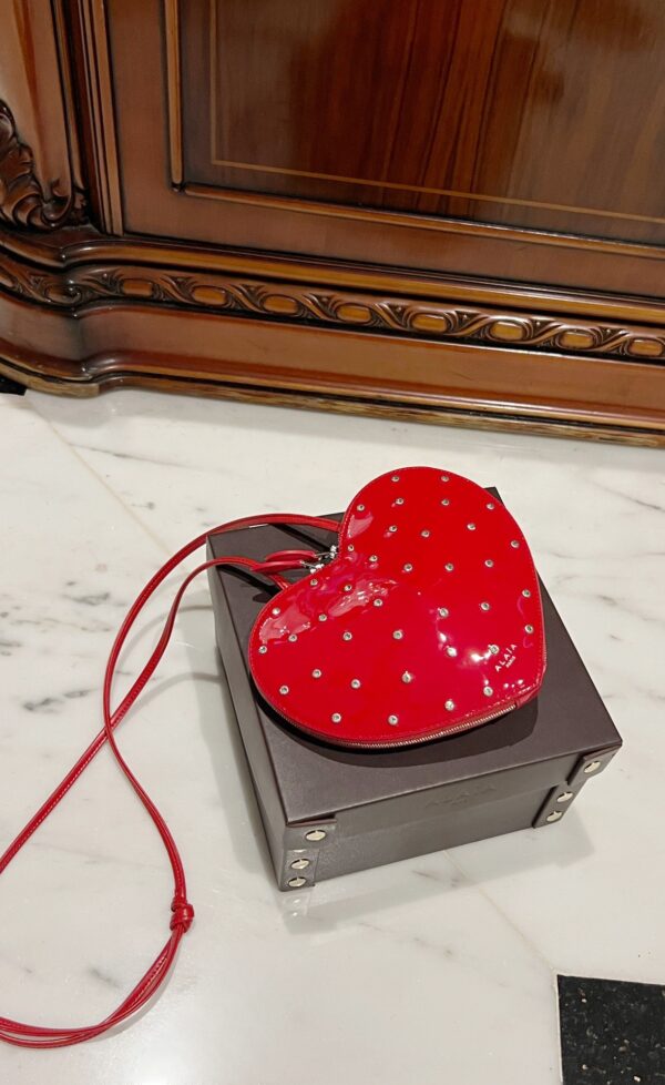 ALAlA LE CEUR The most popular heart-shaped bag -L21cm with original box free shipping