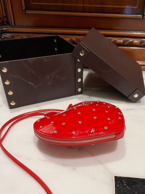 ALAlA LE CEUR The most popular heart-shaped bag -L21cm with original box free shipping
