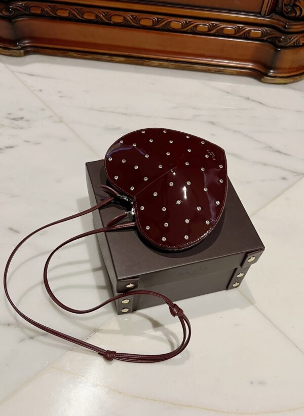 ALAlA LE CEUR The most popular heart-shaped bag -L21cm with original box free shipping