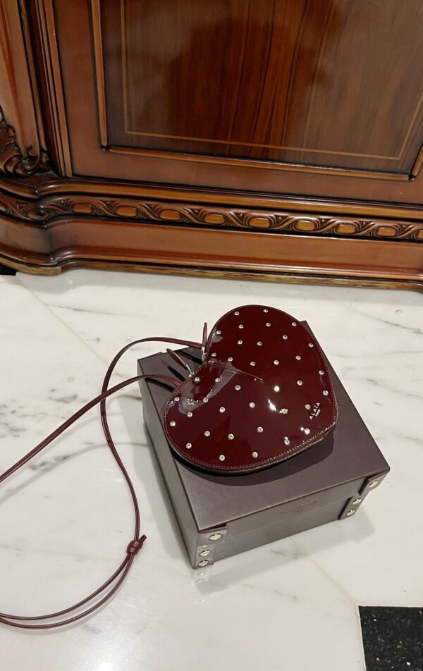 ALAlA LE CEUR The most popular heart-shaped bag -L21cm with original box free shipping