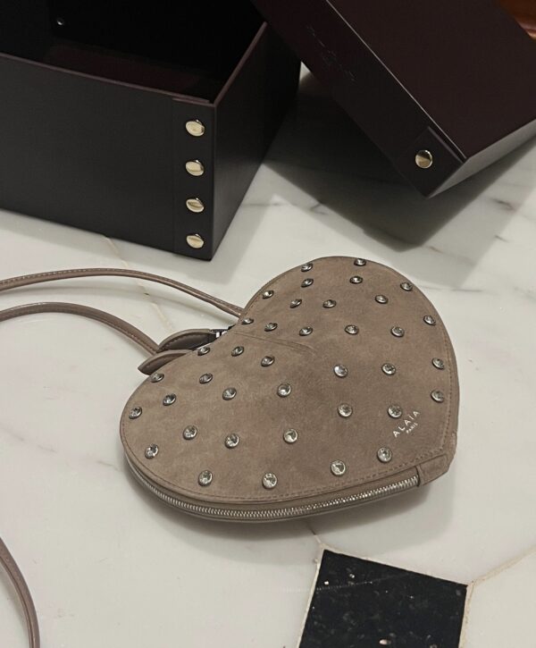 ALAlA LE CEUR The most popular heart-shaped bag -L21cm with original box free shipping