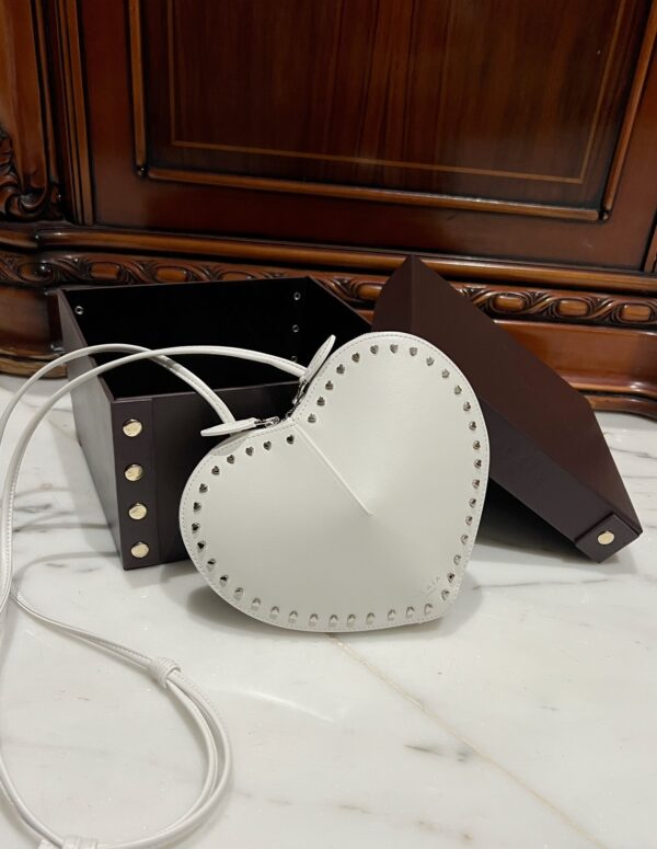 ALAlA LE CEUR The most popular heart-shaped bag -L21cm with original box free shipping