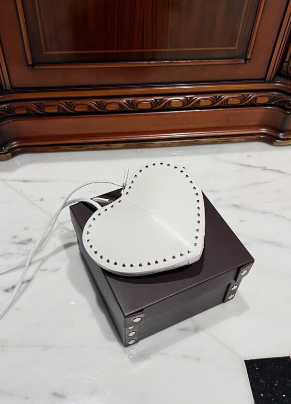 ALAlA LE CEUR The most popular heart-shaped bag -L21cm with original box free shipping