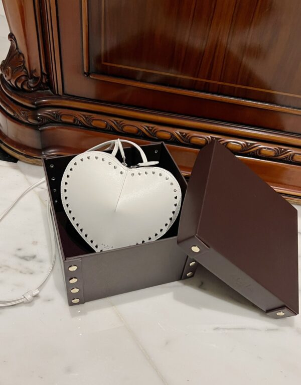 ALAlA LE CEUR The most popular heart-shaped bag -L21cm with original box free shipping