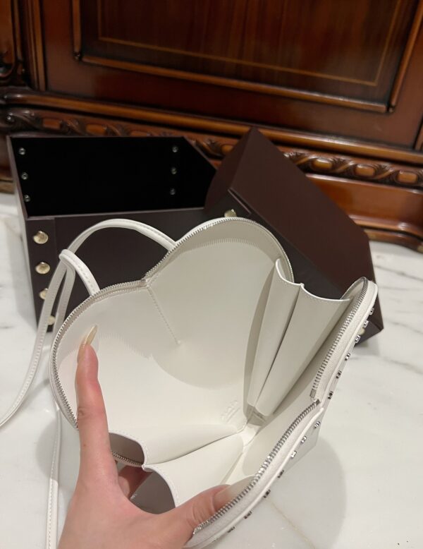 ALAlA LE CEUR The most popular heart-shaped bag -L21cm with original box free shipping