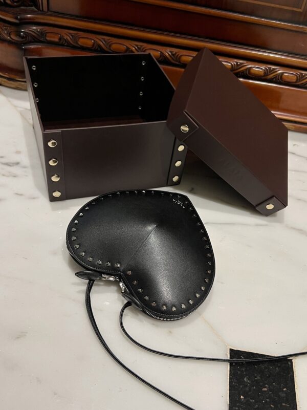 ALAlA LE CEUR The most popular heart-shaped bag -L21cm with original box free shipping