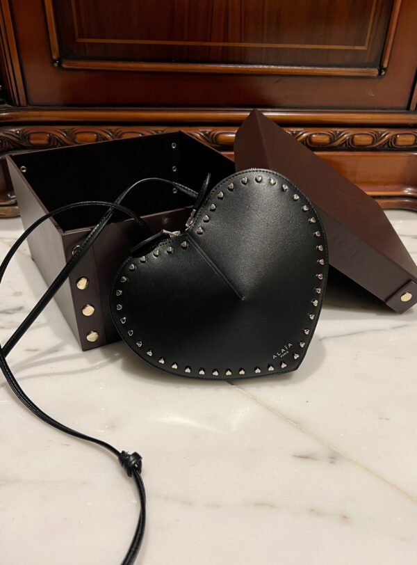 ALAlA LE CEUR The most popular heart-shaped bag -L21cm with original box free shipping