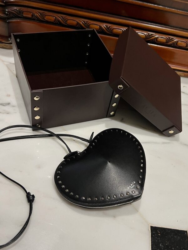 ALAlA LE CEUR The most popular heart-shaped bag -L21cm with original box free shipping