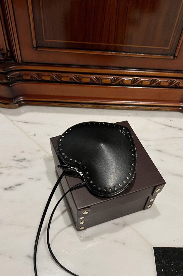 ALAlA LE CEUR The most popular heart-shaped bag -L21cm with original box free shipping