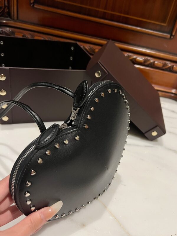 ALAlA LE CEUR The most popular heart-shaped bag -L21cm with original box free shipping