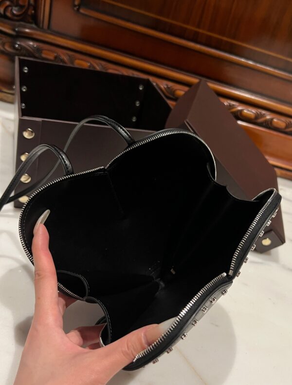 ALAlA LE CEUR The most popular heart-shaped bag -L21cm with original box free shipping