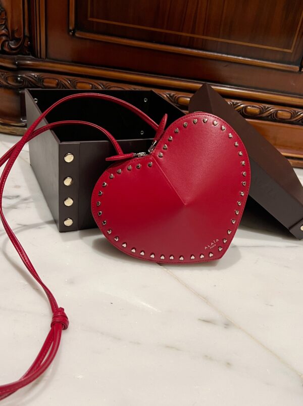 ALAlA LE CEUR The most popular heart-shaped bag -L21cm with original box free shipping