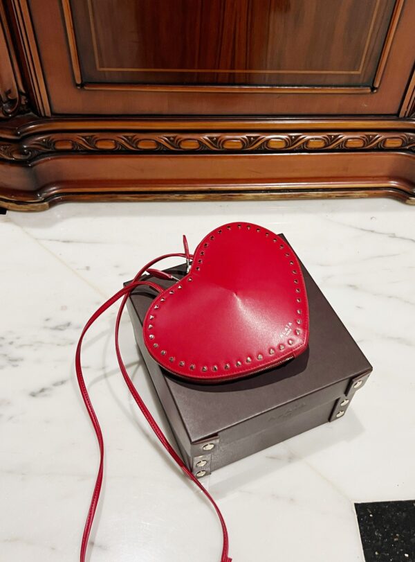 ALAlA LE CEUR The most popular heart-shaped bag -L21cm with original box free shipping