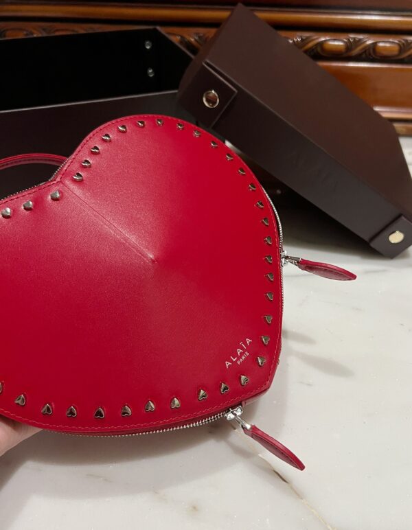 ALAlA LE CEUR The most popular heart-shaped bag -L21cm with original box free shipping