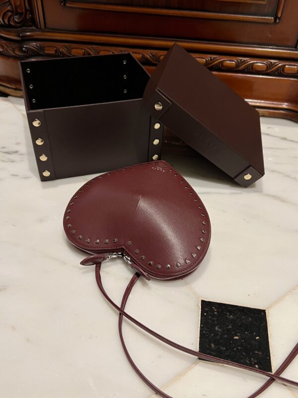 ALAlA LE CEUR The most popular heart-shaped bag -L21cm with original box free shipping