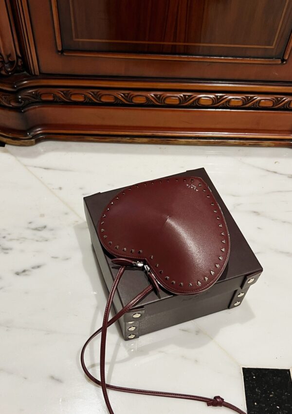 ALAlA LE CEUR The most popular heart-shaped bag -L21cm with original box free shipping
