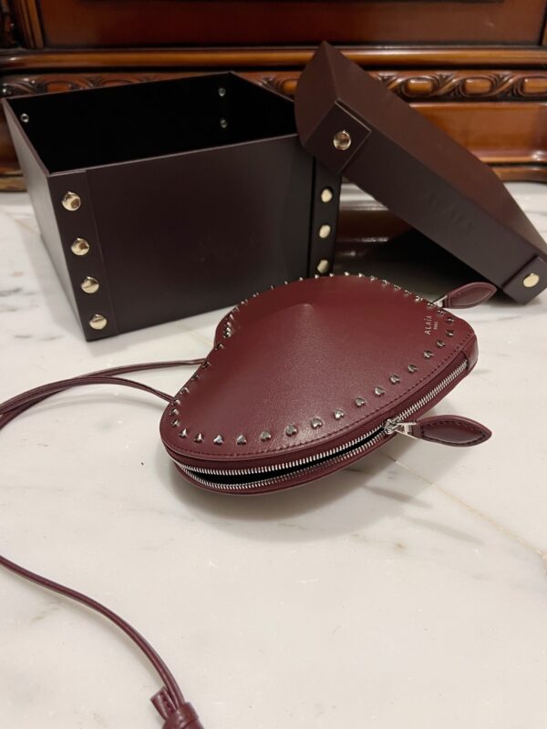 ALAlA LE CEUR The most popular heart-shaped bag -L21cm with original box free shipping