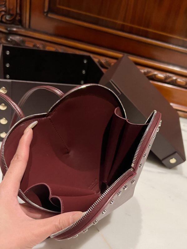 ALAlA LE CEUR The most popular heart-shaped bag -L21cm with original box free shipping