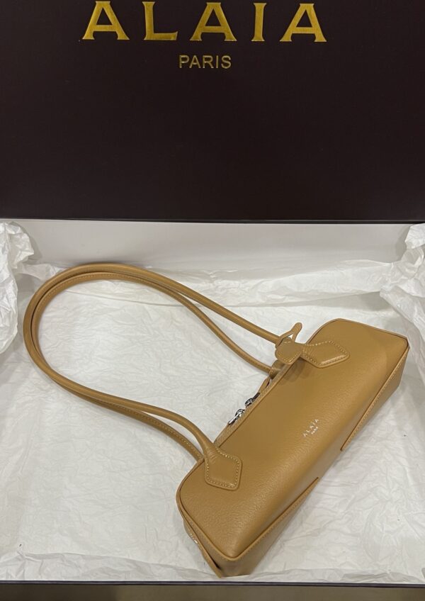 Alaia Le Teckel Dachshund Bag -27cm with original box free shipping