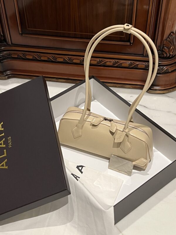 Alaia Le Teckel Dachshund Bag -33cm with original box free shipping