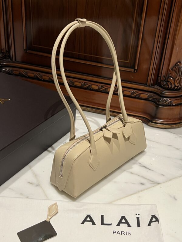 Alaia Le Teckel Dachshund Bag -33cm with original box free shipping