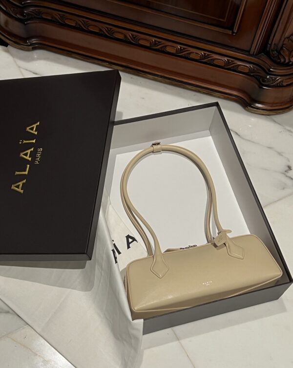 Alaia Le Teckel Dachshund Bag -33cm with original box free shipping
