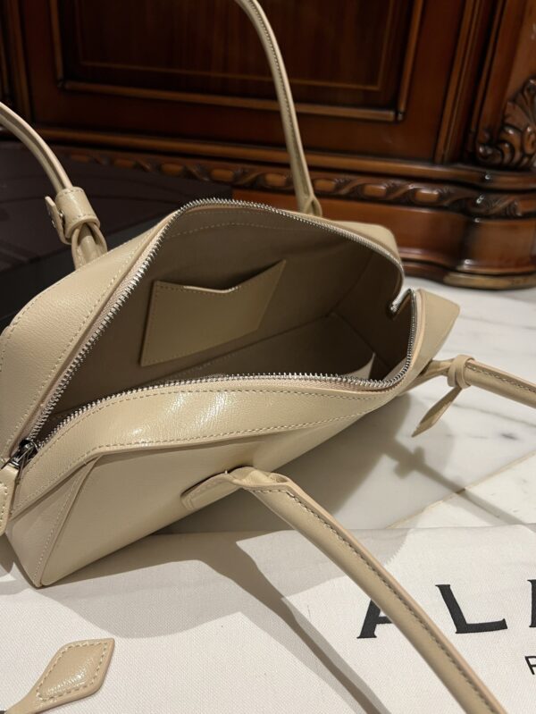 Alaia Le Teckel Dachshund Bag -33cm with original box free shipping
