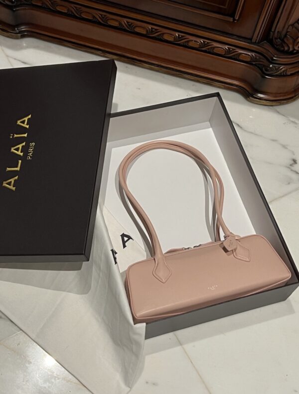 Alaia Le Teckel Dachshund Bag -33cm with original box free shipping