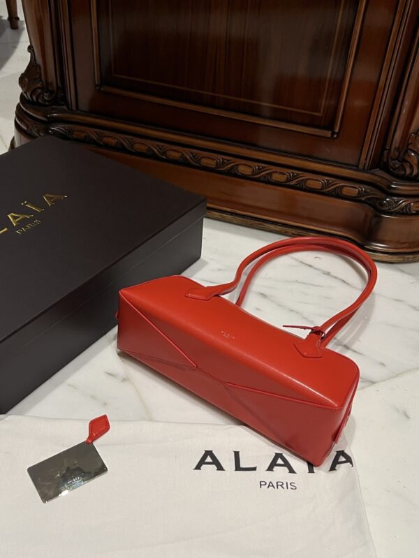 Alaia Le Teckel Dachshund Bag -33cm with original box free shipping